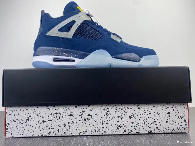 One Kick AJ4-1036660 Retro Michigan Air (PE) Jordan 4 0611
